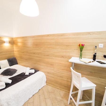 Mini Economy Apartments- Filatova 10 Lviv Luaran gambar