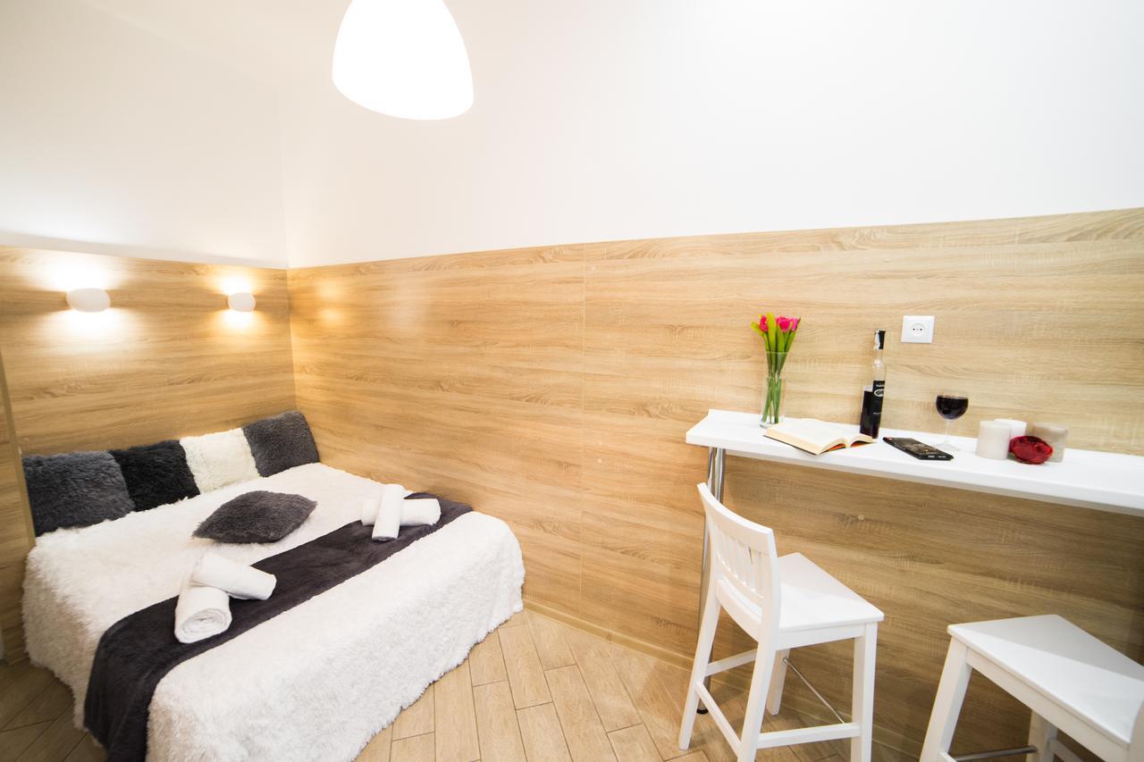 Mini Economy Apartments- Filatova 10 Lviv Luaran gambar